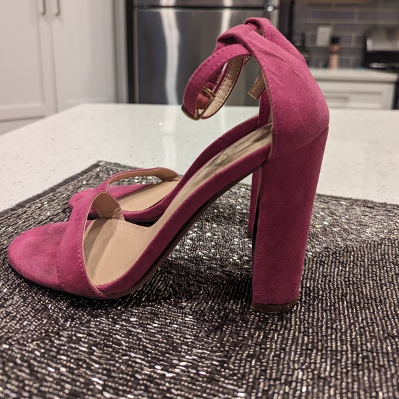 Lulu's Perfect Party Shoe - Picture 2 of 8